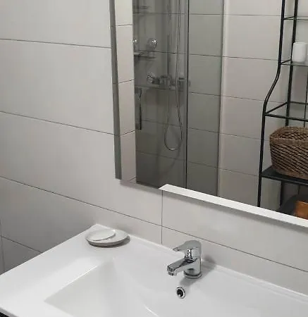 Modern 1 Bed Seafront Boliches 아파트 *