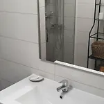 Modern 1 Bed Seafront Boliches Appartement *