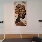 Modern 1 Bed Seafront Boliches Appartement *