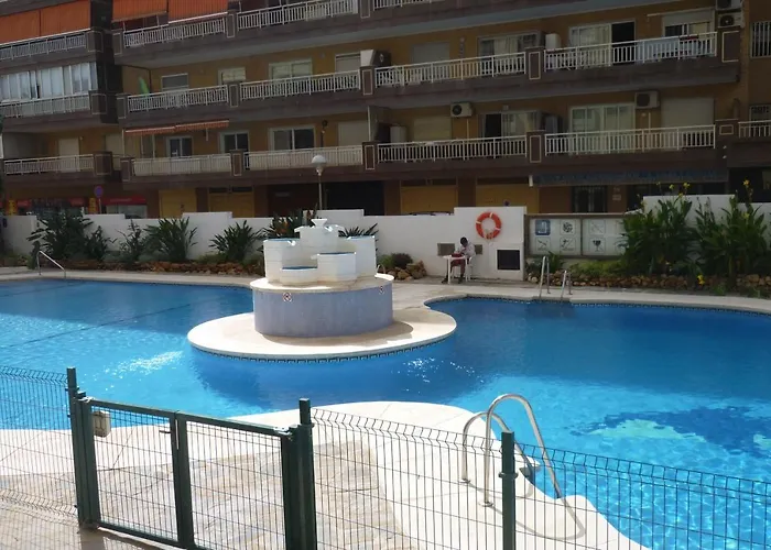 Modern 1 Bed Seafront Boliches