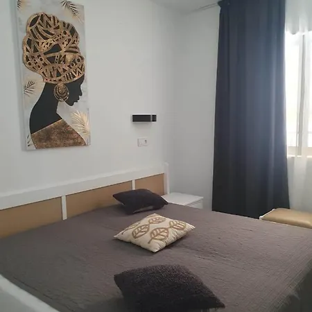 דירה Modern 1 Bed Seafront Boliches פואנגירולה
