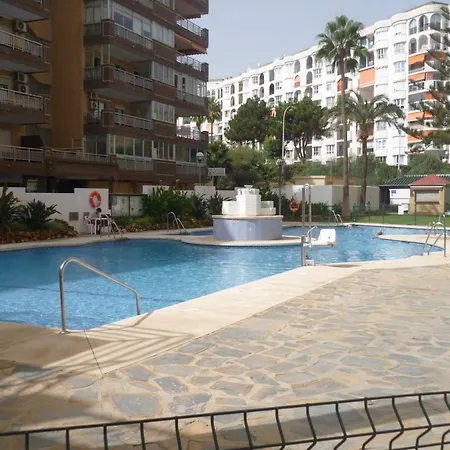 Modern 1 Bed Seafront Boliches Appartement