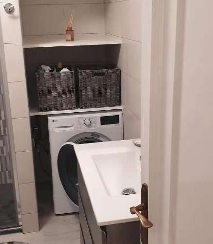 Modern 1 Bed Seafront Boliches Appartement Fuengirola